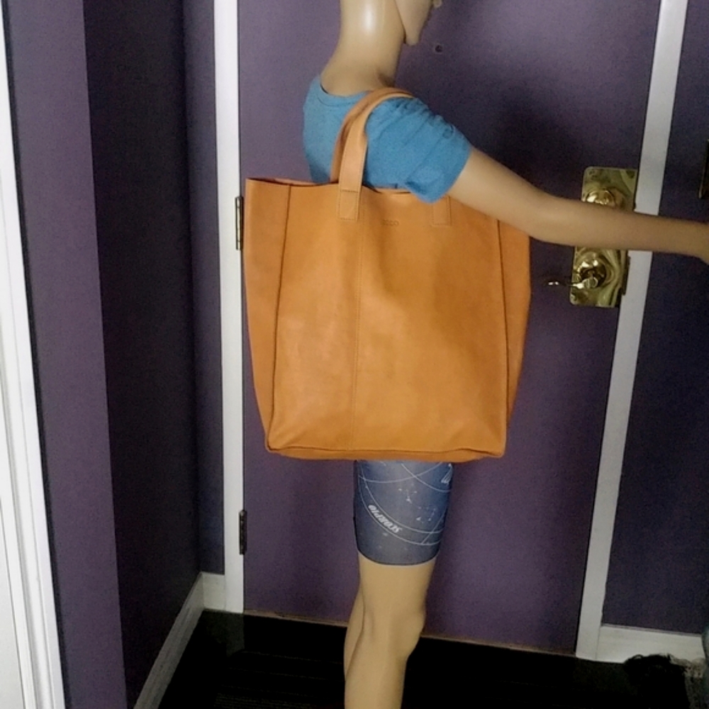 Ecco leather tote bag